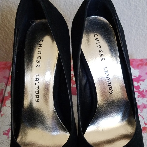 Shoes - Picture 4 of 8